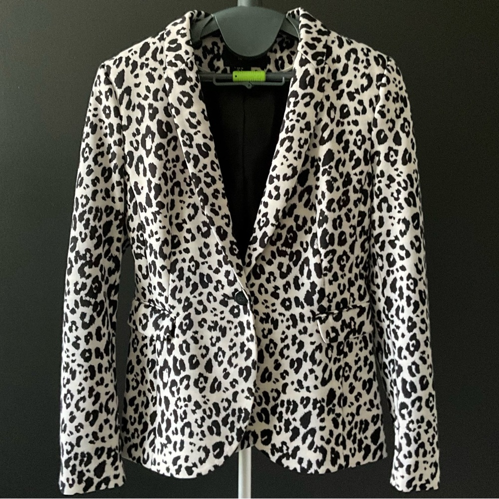 EUC Black & White Cheetah Print Blazer